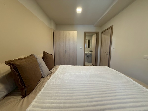 ขายดาวน์ Dcondo Sense บางแสน ราคาพิเศษ! 1 ห้องนอน 1 ห้องน้ำ 28.25 ตร.ม. วิวสระ แต่งครบ พร้อมเฟอร์นิเจอร์ โทร 093-1681685