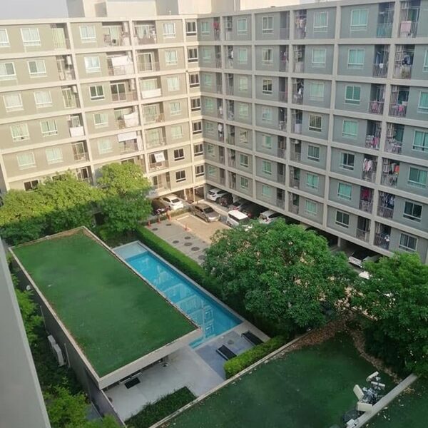 ให้เช่า คอนโด ยู รัชโยธิน ห้องริม วิวสระน้ำ ชั้น 8 บนสุด เฟอร์พร้อมอยู่ Tel 0626599246