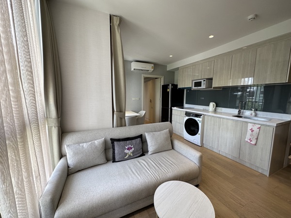ให้เช่าคอนโด Runesu Thonglor 5 ใจกลางทองหล่อ เดินทางสะดวก ใกล้ BTS เฟอร์ครบ พร้อมเข้าอยู่ โทร 086-002-2449